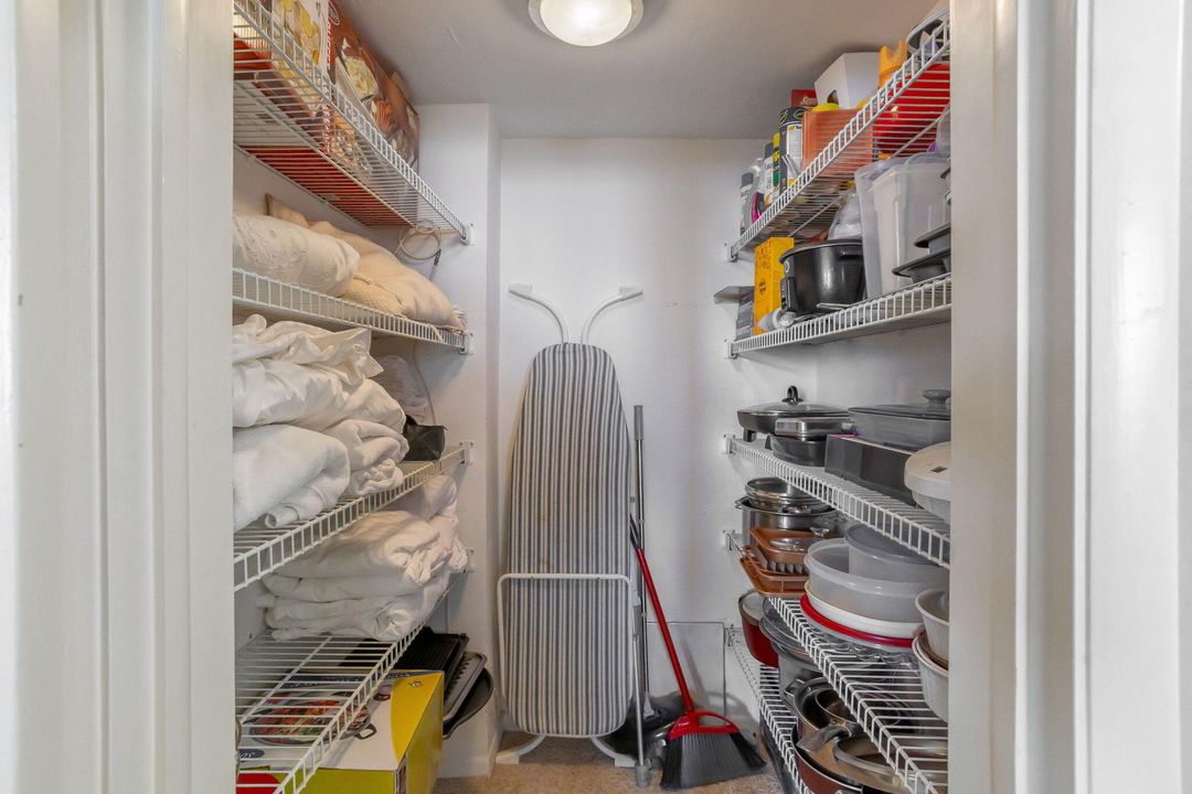 待售: $1,200,000 (3 贝兹, 2 浴室, 2000 平方英尺)