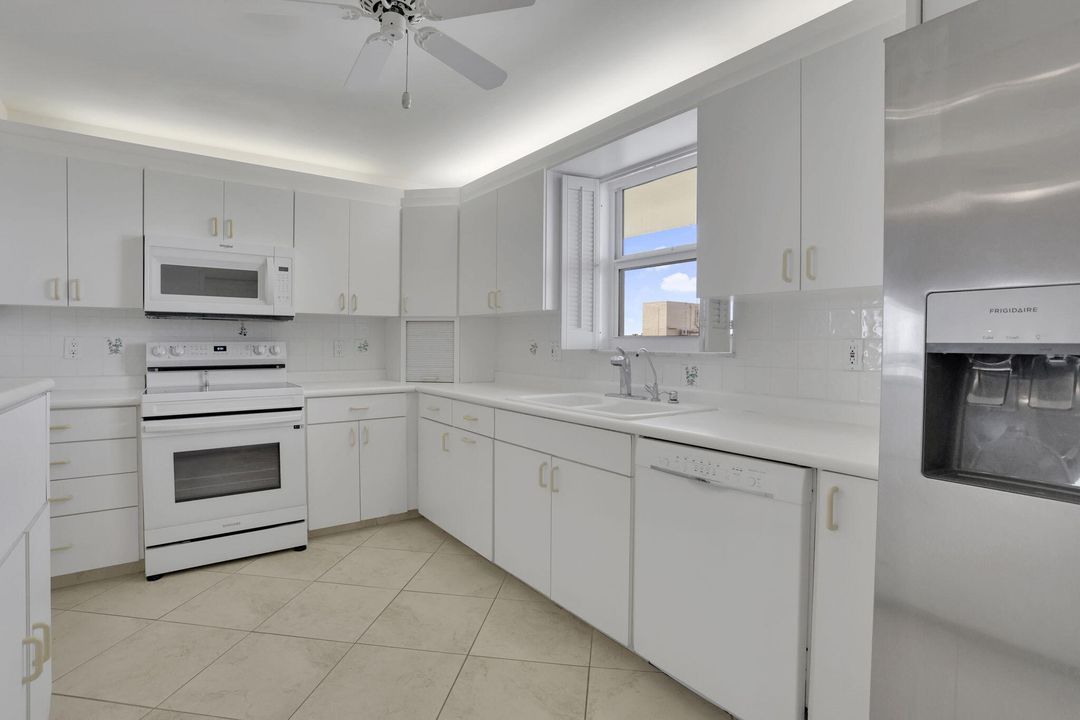 待售: $1,200,000 (3 贝兹, 2 浴室, 2000 平方英尺)