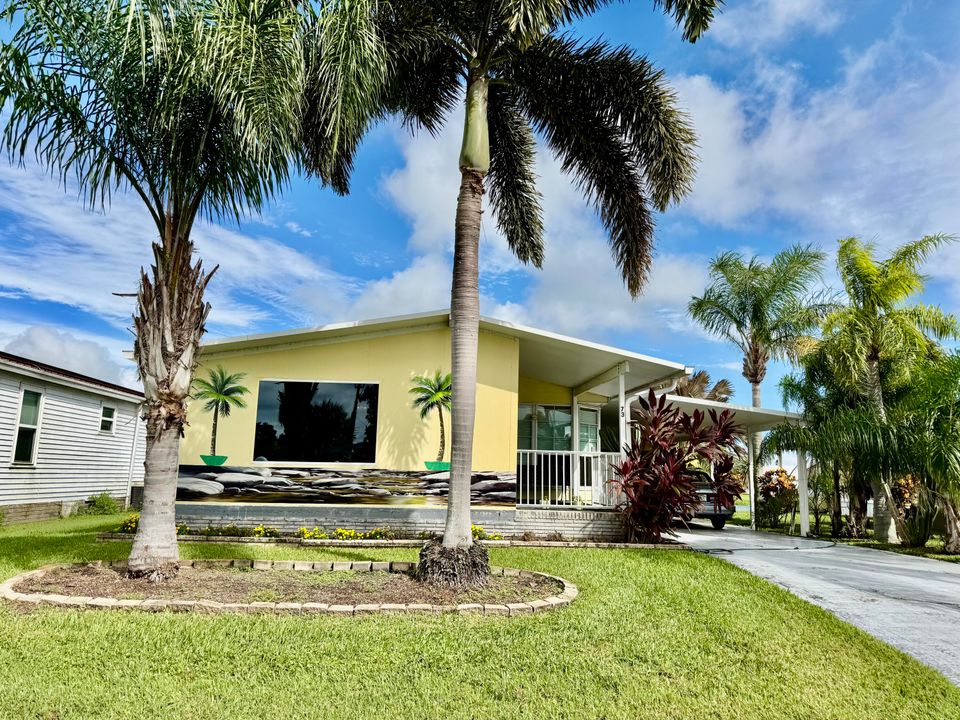 For Sale: $159,000 (2 beds, 2 baths, 1329 Square Feet)