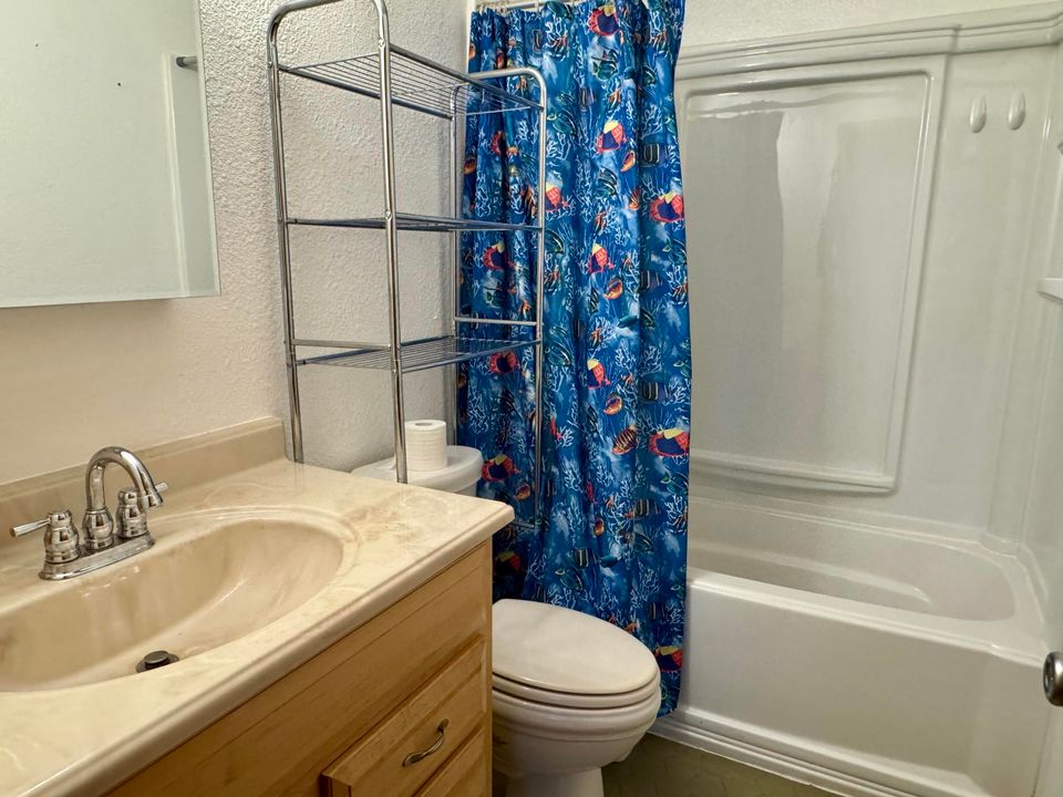 For Sale: $285,000 (3 beds, 2 baths, 1672 Square Feet)