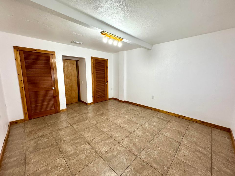 For Sale: $285,000 (3 beds, 2 baths, 1672 Square Feet)