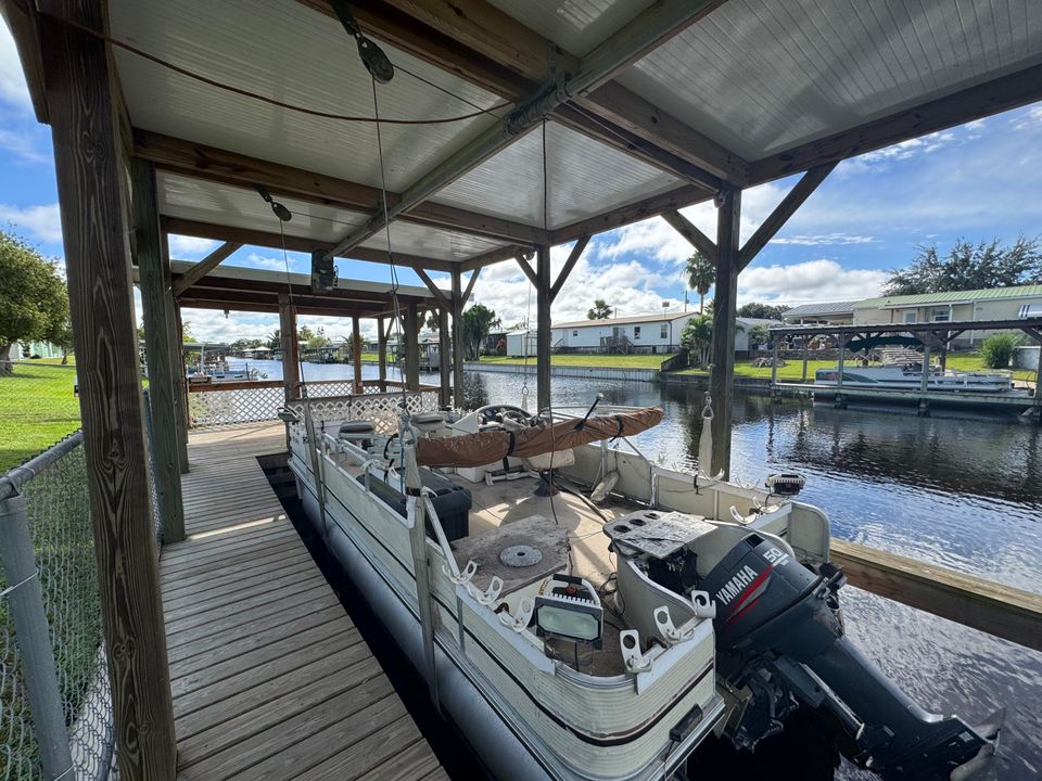 For Sale: $285,000 (3 beds, 2 baths, 1672 Square Feet)