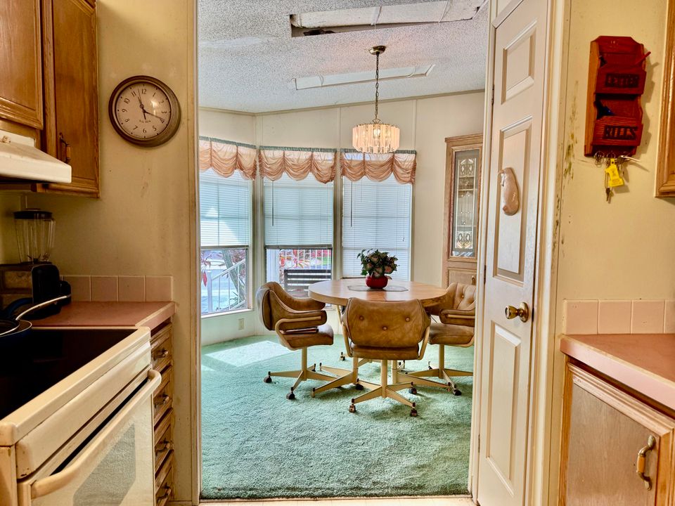 For Sale: $159,000 (2 beds, 2 baths, 1329 Square Feet)