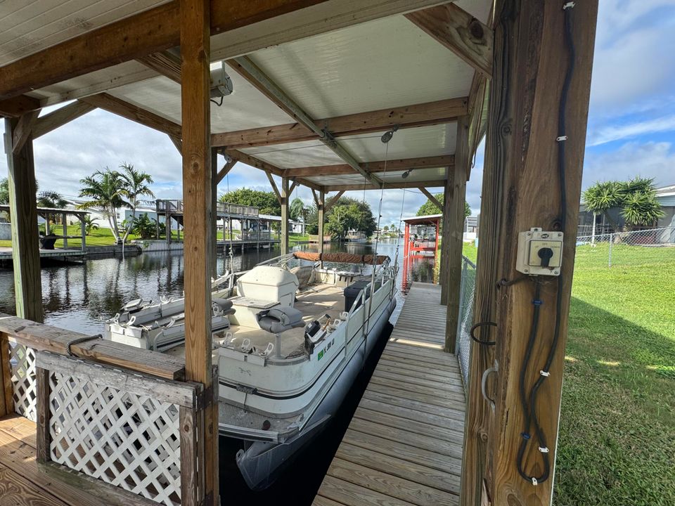 For Sale: $285,000 (3 beds, 2 baths, 1672 Square Feet)