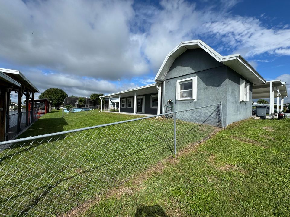 For Sale: $285,000 (3 beds, 2 baths, 1672 Square Feet)