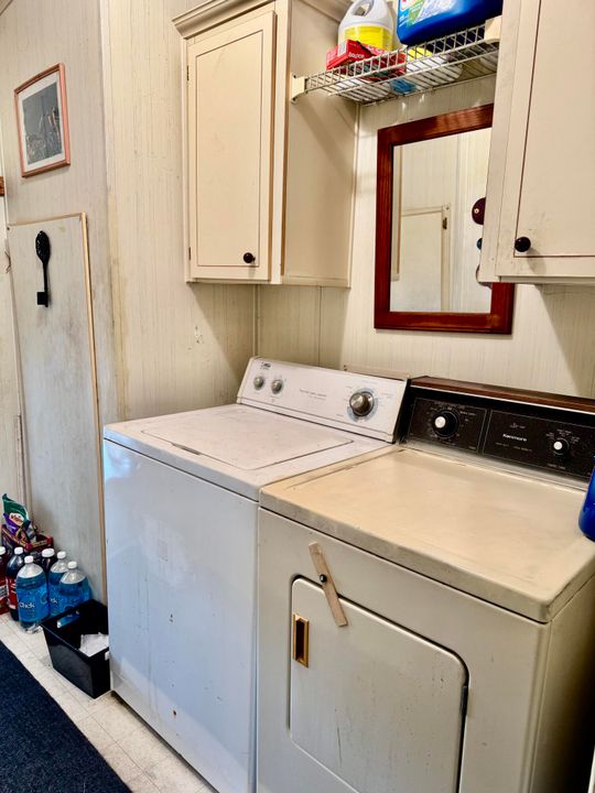 For Sale: $159,000 (2 beds, 2 baths, 1329 Square Feet)