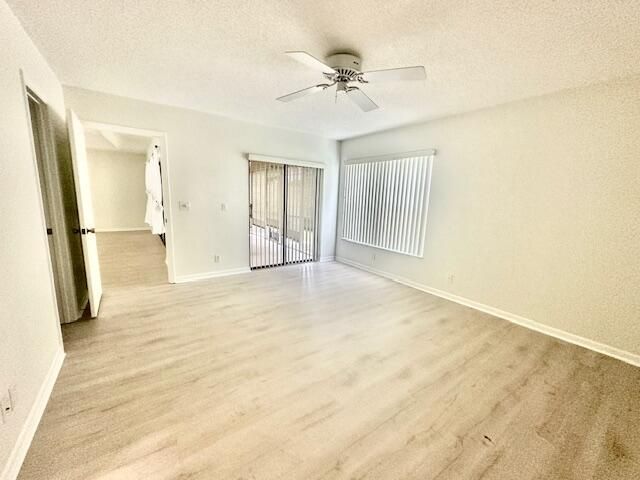 合同活跃: $3,300 (3 贝兹, 2 浴室, 1617 平方英尺)