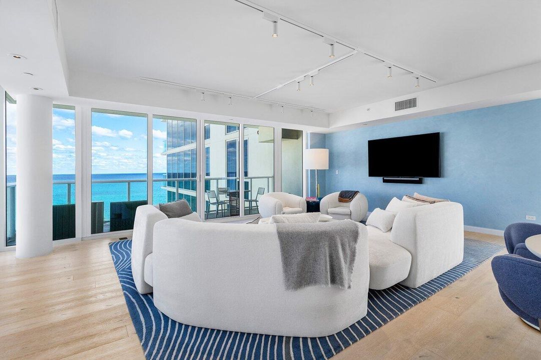 For Sale: $5,500,000 (3 beds, 3 baths, 2965 Square Feet)