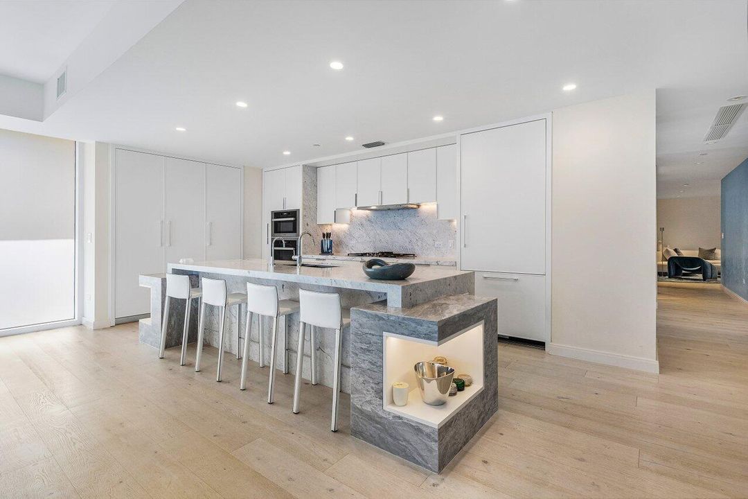 For Sale: $5,500,000 (3 beds, 3 baths, 2965 Square Feet)