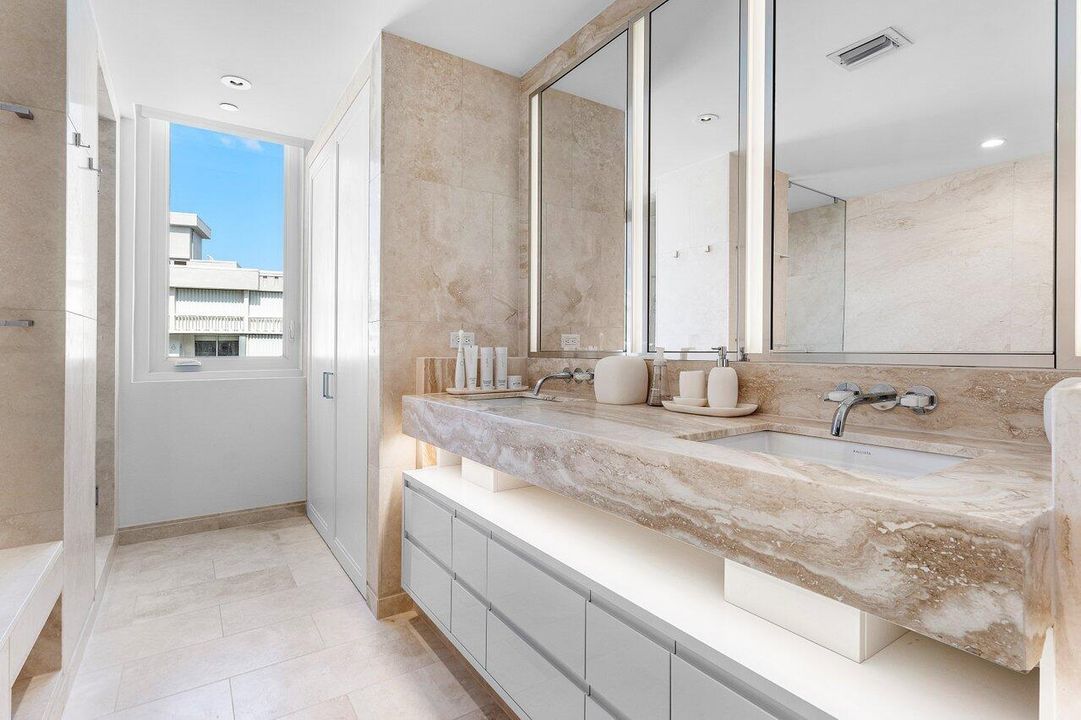 For Sale: $5,500,000 (3 beds, 3 baths, 2965 Square Feet)