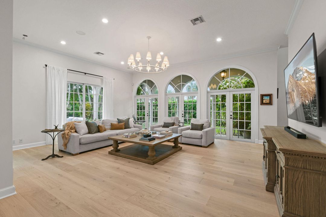 En Venta: $7,895,000 (5 camas, 5 baños, 4520 Pies cuadrados)