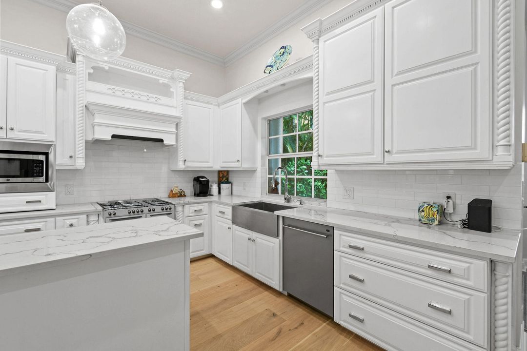 En Venta: $7,895,000 (5 camas, 5 baños, 4520 Pies cuadrados)