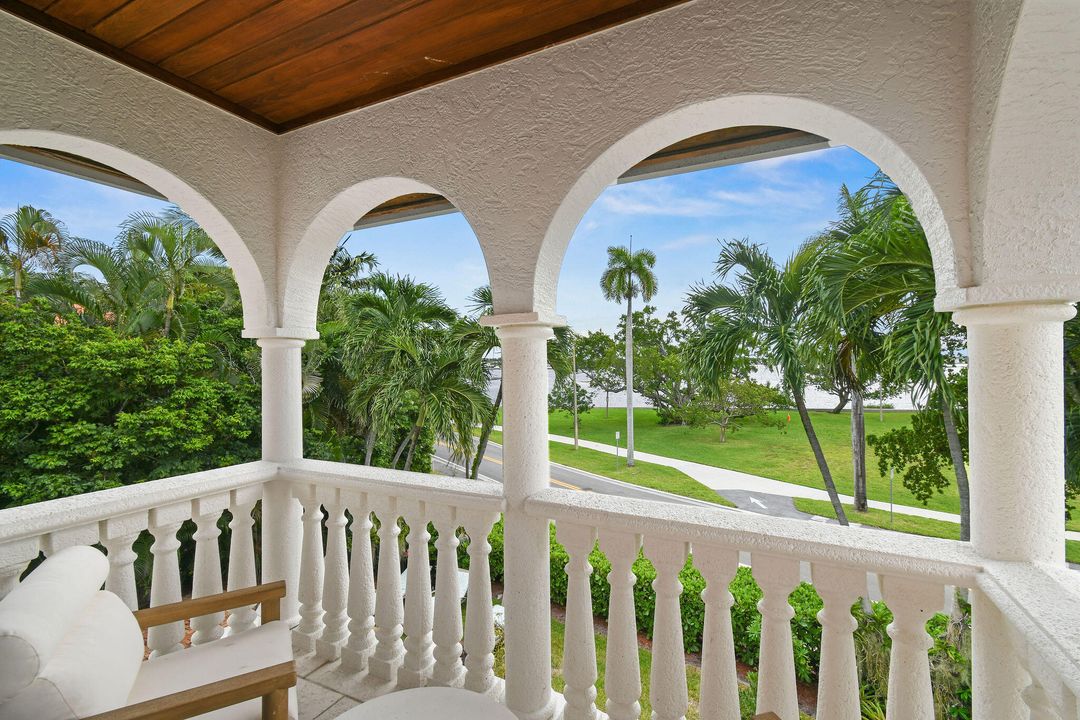 En Venta: $7,895,000 (5 camas, 5 baños, 4520 Pies cuadrados)