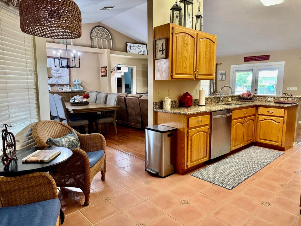 For Sale: $389,000 (3 beds, 2 baths, 1688 Square Feet)