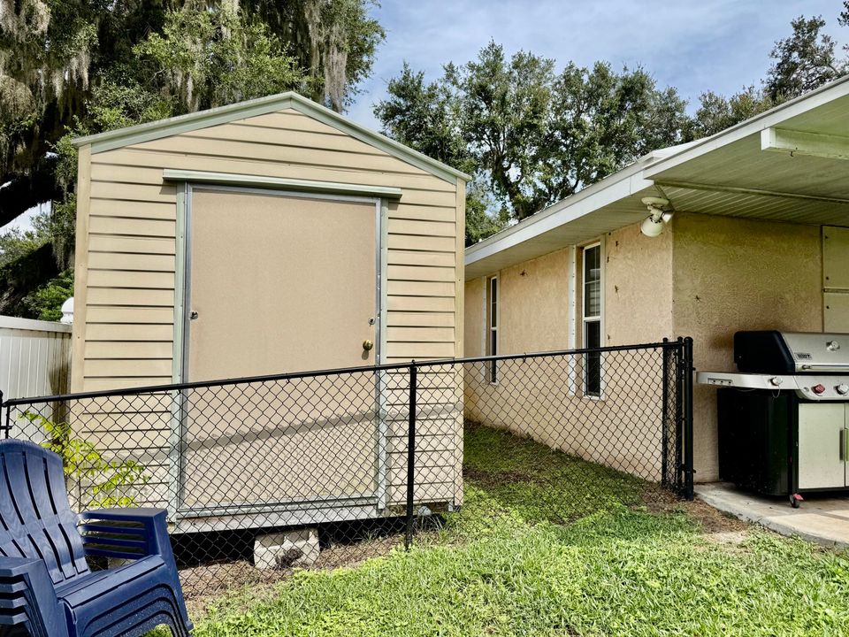 For Sale: $389,000 (3 beds, 2 baths, 1688 Square Feet)