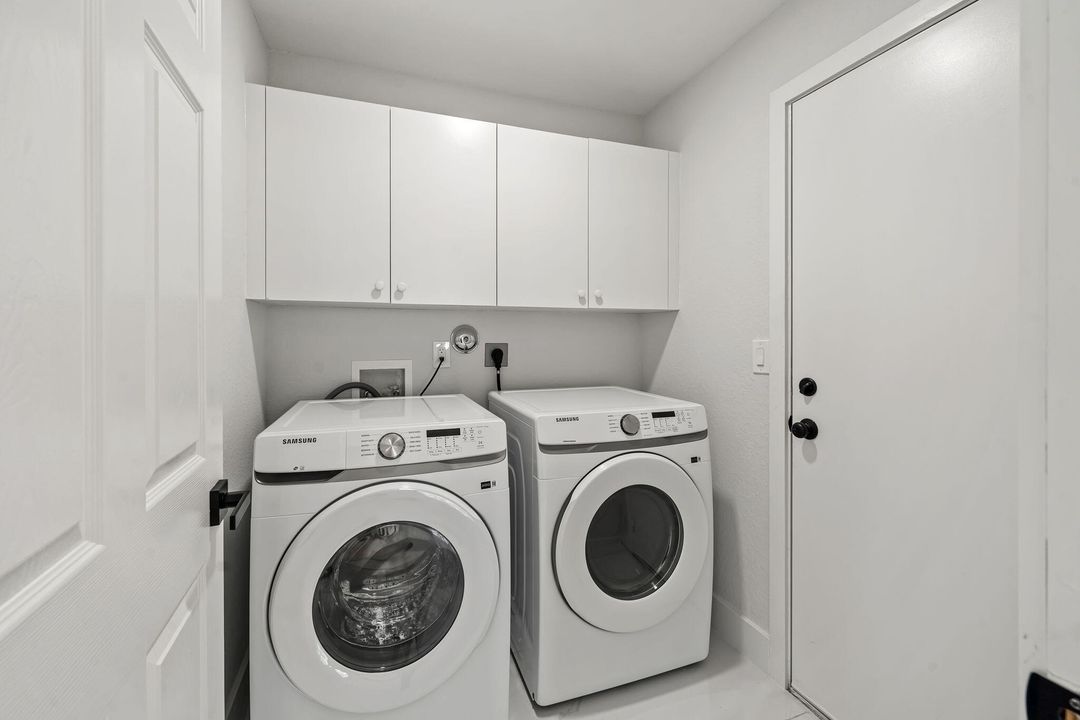 For Sale: $599,000 (3 beds, 2 baths, 1825 Square Feet)