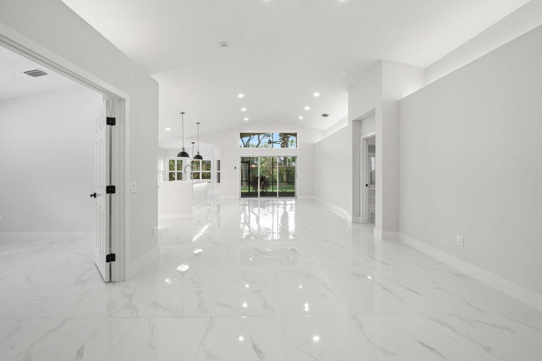 For Sale: $599,000 (3 beds, 2 baths, 1825 Square Feet)