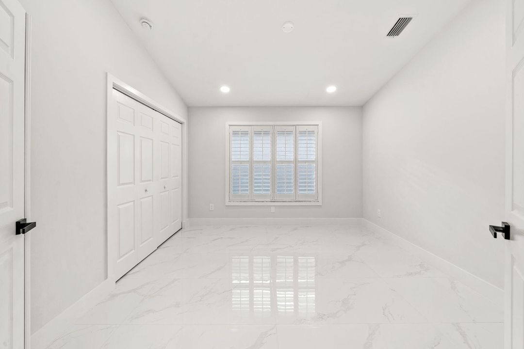 For Sale: $599,000 (3 beds, 2 baths, 1825 Square Feet)