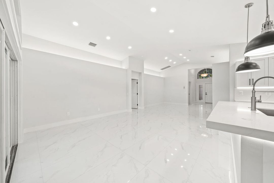 For Sale: $599,000 (3 beds, 2 baths, 1825 Square Feet)