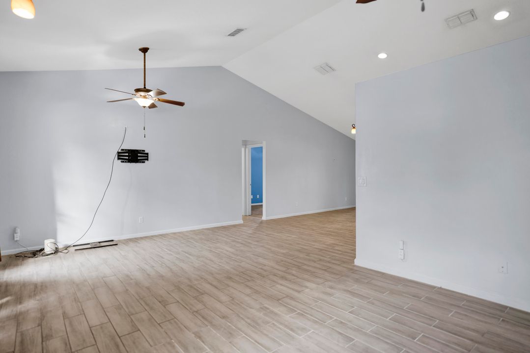 出租: $2,700 (4 贝兹, 3 浴室, 1781 平方英尺)