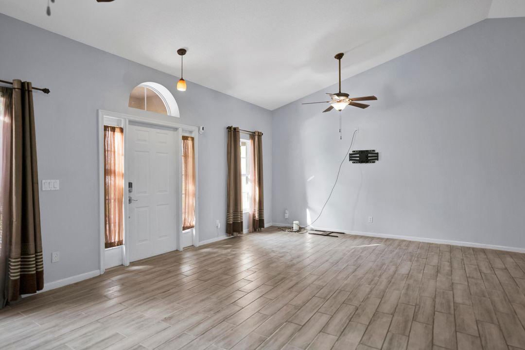 出租: $2,700 (4 贝兹, 3 浴室, 1781 平方英尺)