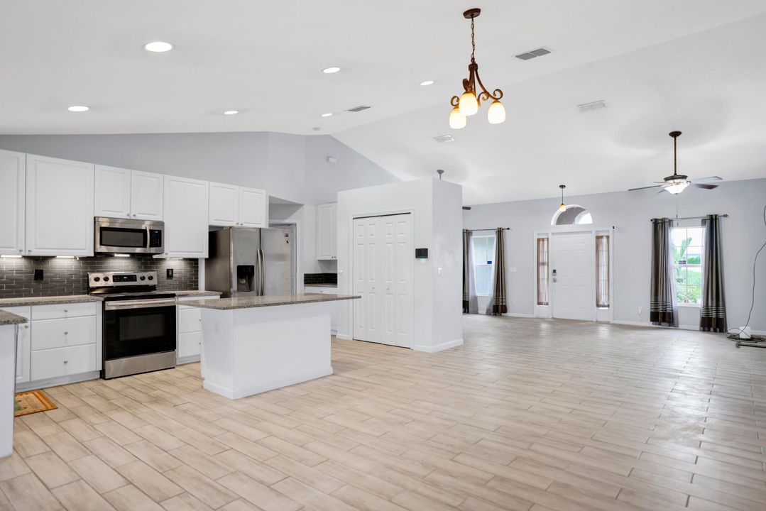 出租: $2,700 (4 贝兹, 3 浴室, 1781 平方英尺)