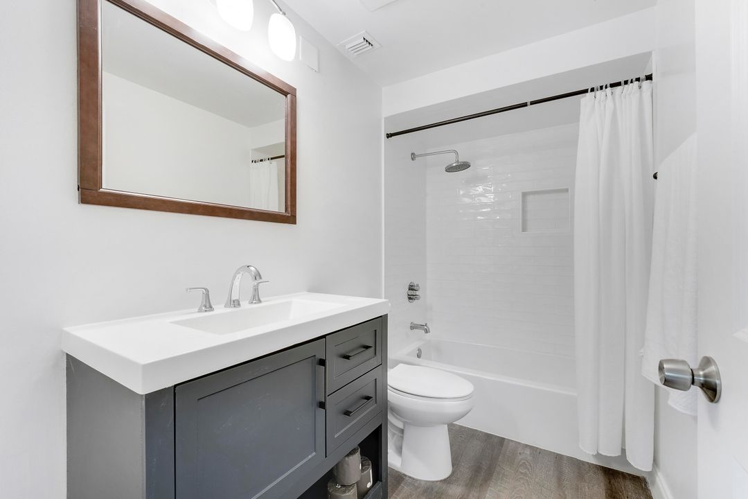 На продажу: $446,000 (2 спален, 2 ванн, 1135 Квадратных фут)