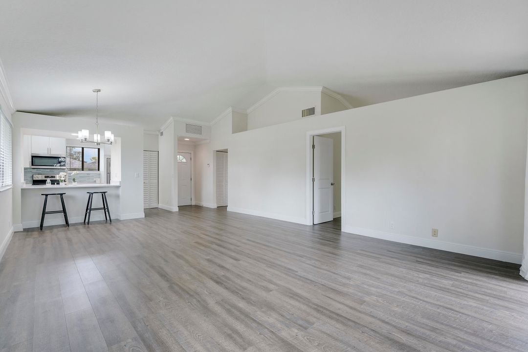 На продажу: $446,000 (2 спален, 2 ванн, 1135 Квадратных фут)