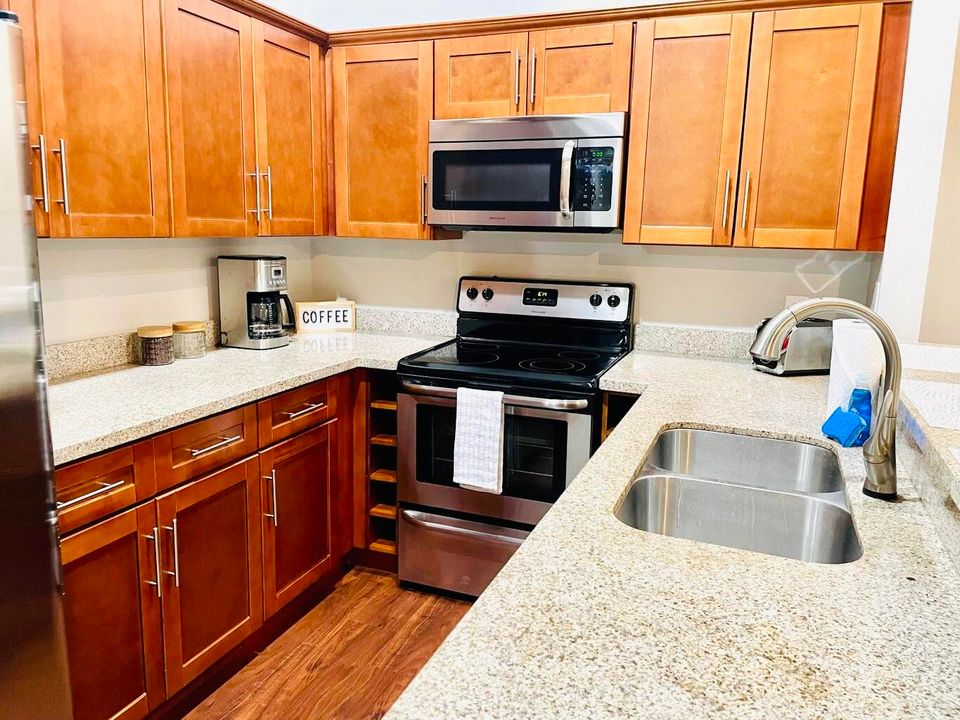 Под контрактом: $3,500 (3 спален, 2 ванн, 1275 Квадратных фут)