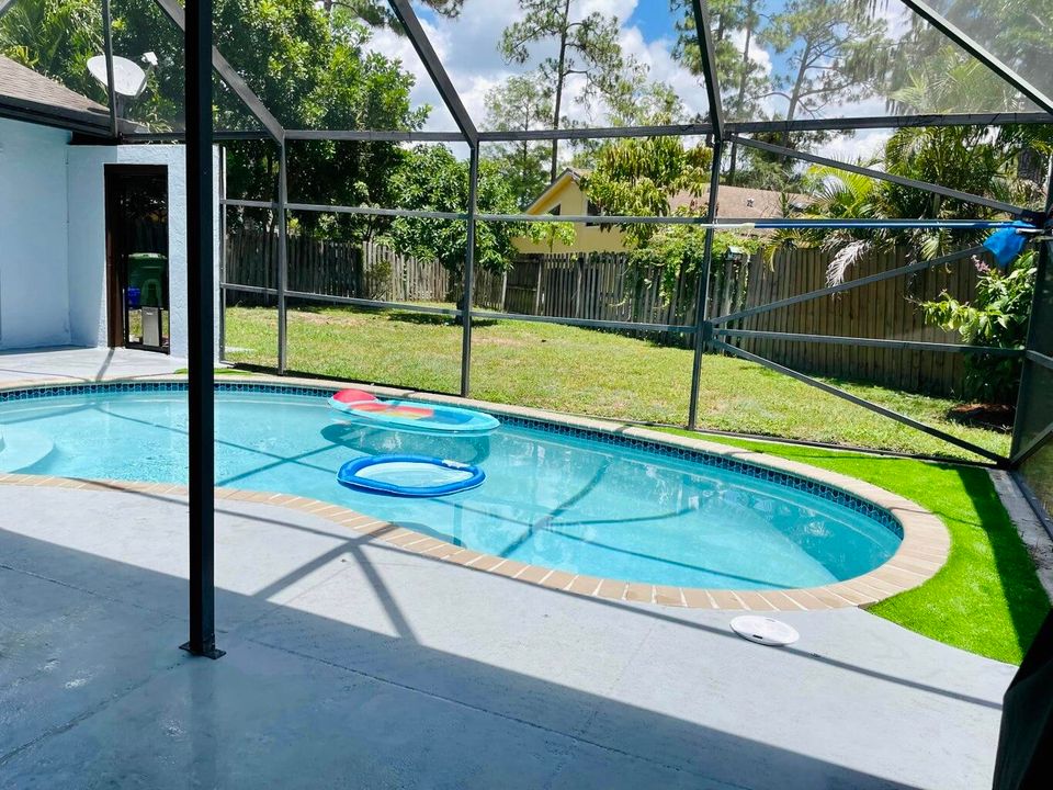 Под контрактом: $3,500 (3 спален, 2 ванн, 1275 Квадратных фут)