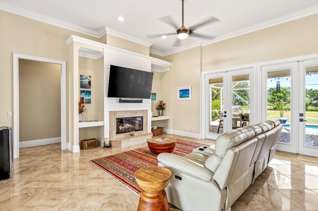 En Venta: $875,000 (4 camas, 4 baños, 3428 Pies cuadrados)