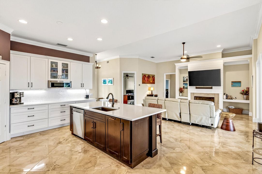 En Venta: $875,000 (4 camas, 4 baños, 3428 Pies cuadrados)