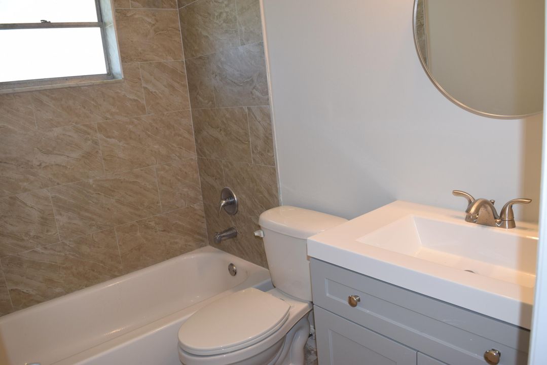 出租: $1,700 (2 贝兹, 1 浴室, 930 平方英尺)