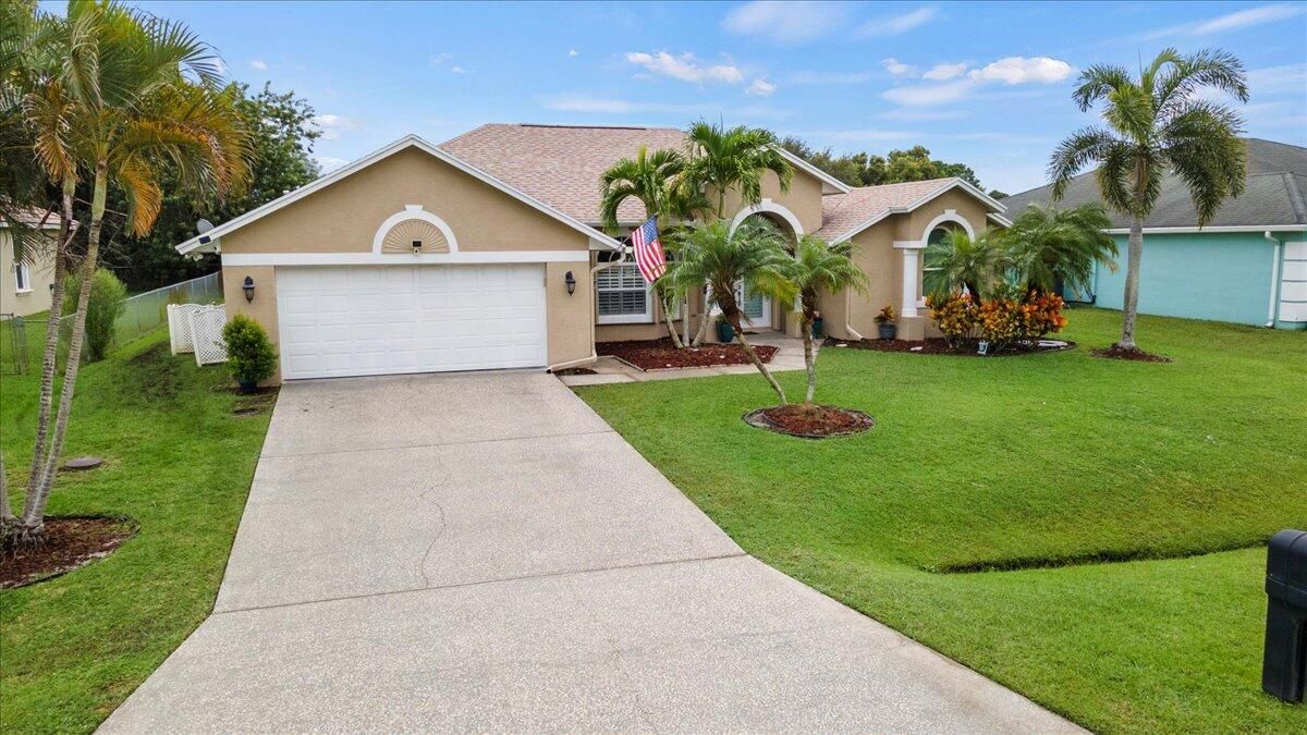 For Sale: $490,000 (3 beds, 2 baths, 2122 Square Feet)