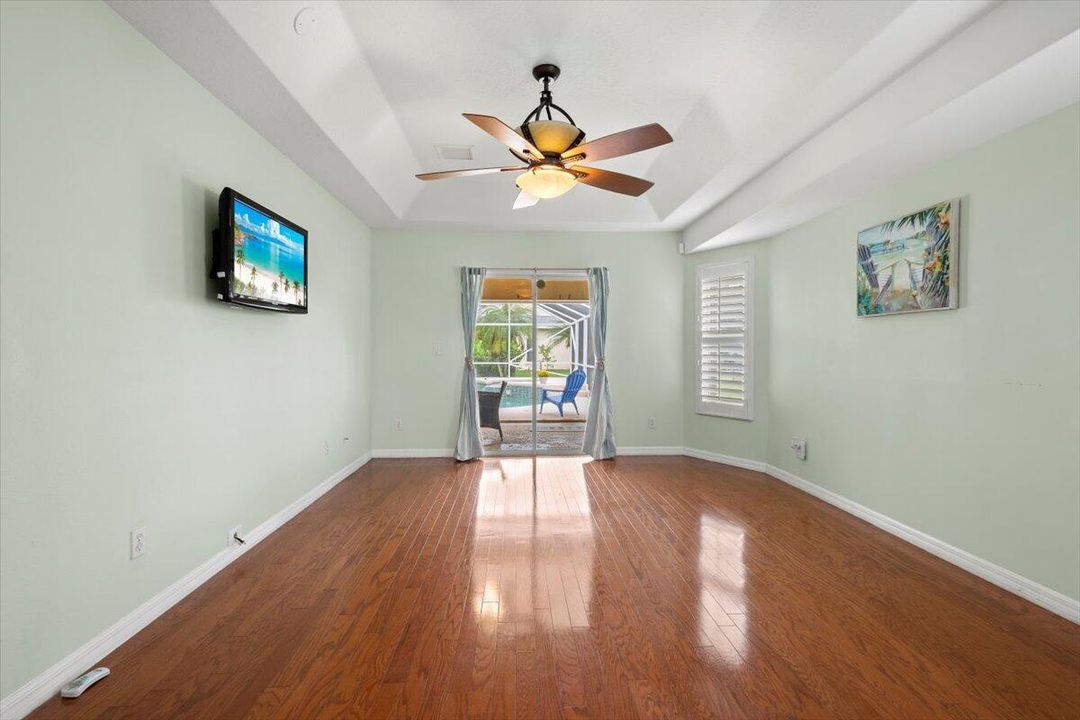 For Sale: $490,000 (3 beds, 2 baths, 2122 Square Feet)