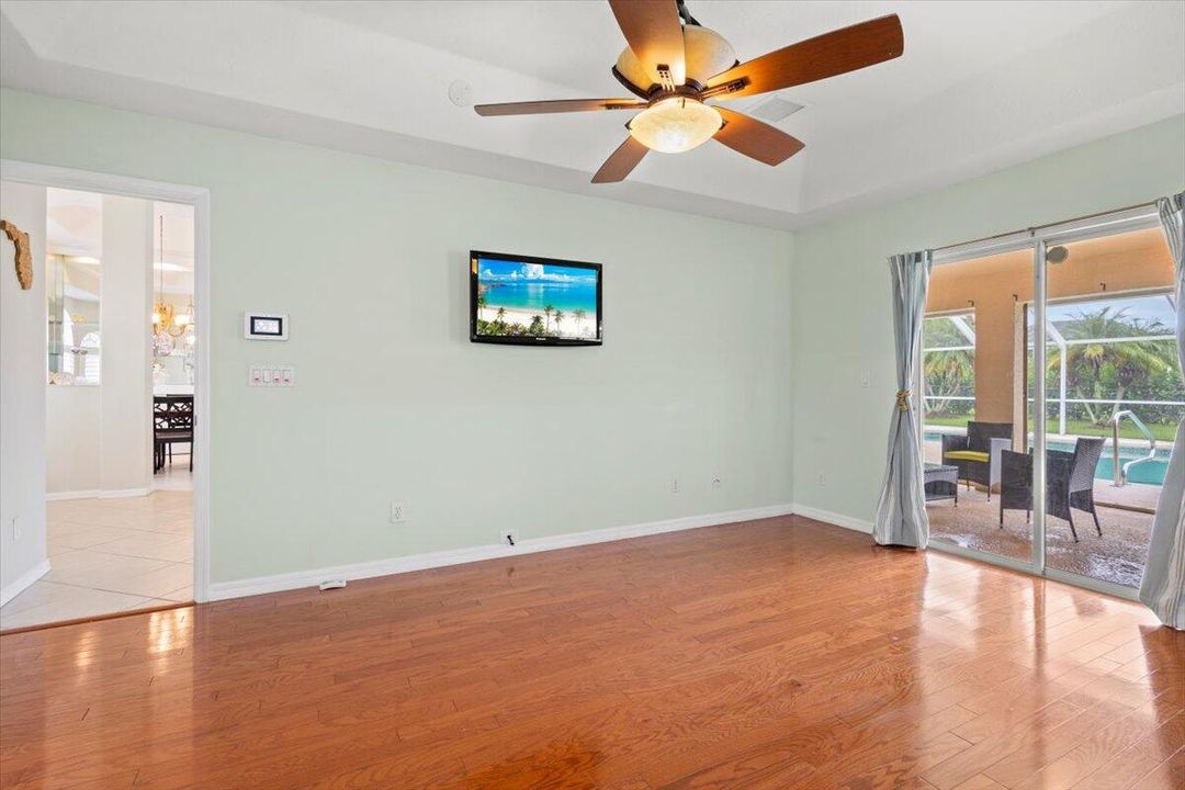 For Sale: $490,000 (3 beds, 2 baths, 2122 Square Feet)