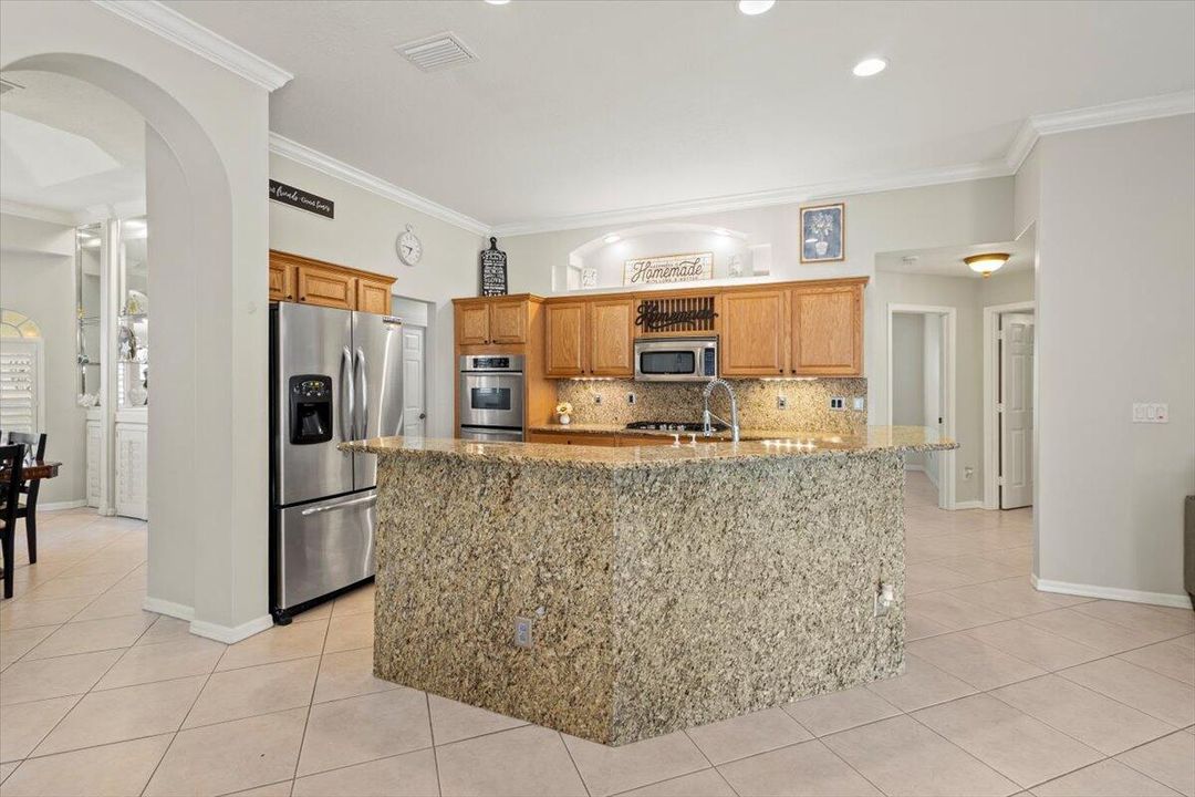 For Sale: $490,000 (3 beds, 2 baths, 2122 Square Feet)