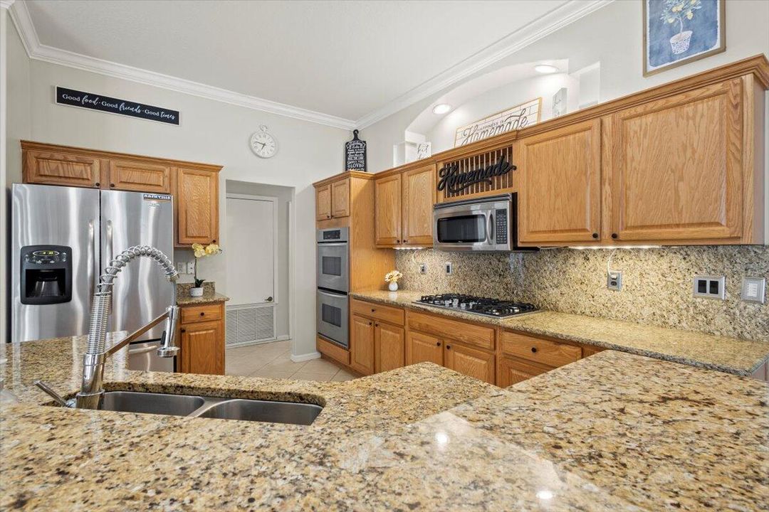 For Sale: $490,000 (3 beds, 2 baths, 2122 Square Feet)