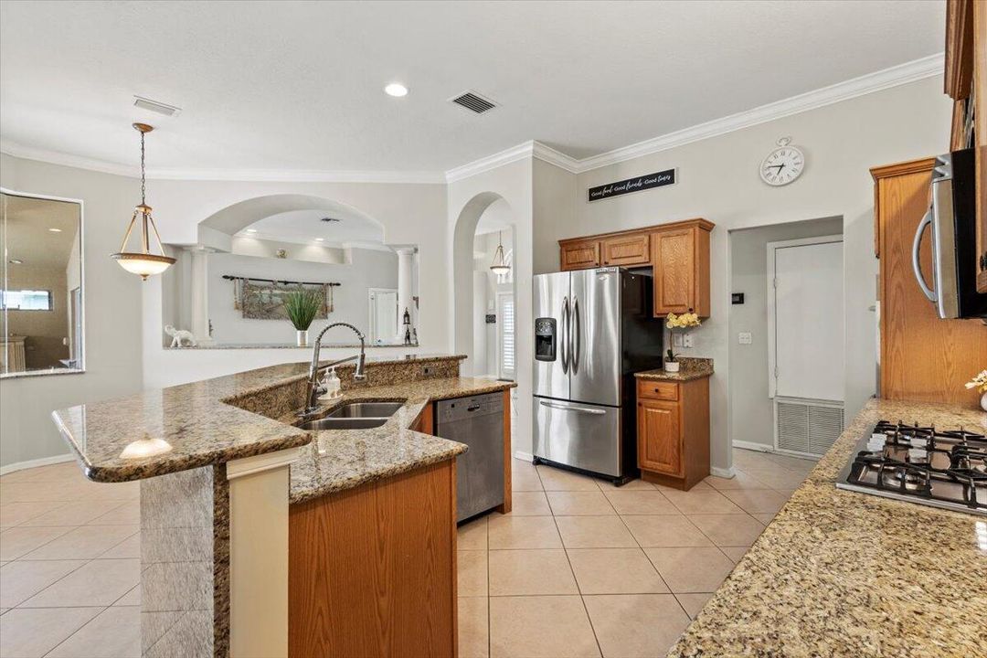 For Sale: $490,000 (3 beds, 2 baths, 2122 Square Feet)