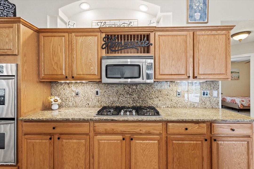 For Sale: $490,000 (3 beds, 2 baths, 2122 Square Feet)