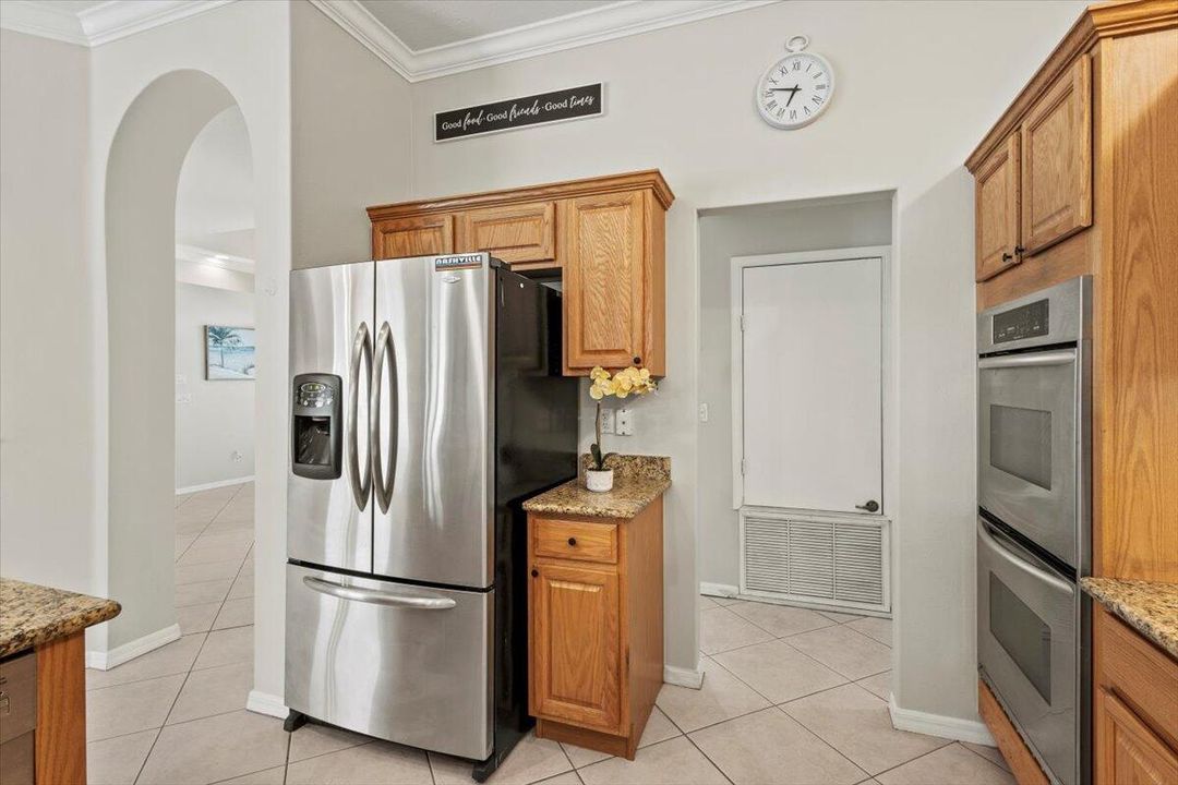 For Sale: $490,000 (3 beds, 2 baths, 2122 Square Feet)