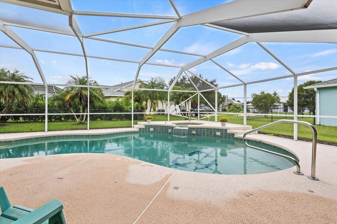 For Sale: $490,000 (3 beds, 2 baths, 2122 Square Feet)