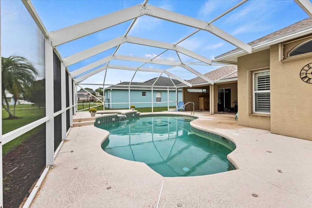 For Sale: $490,000 (3 beds, 2 baths, 2122 Square Feet)