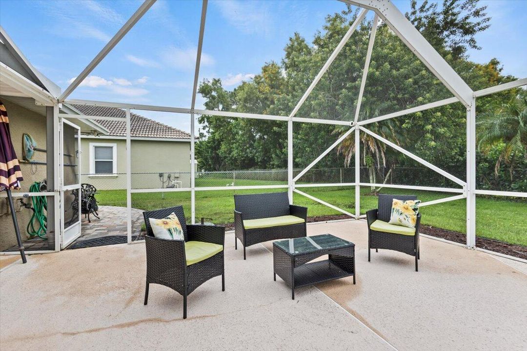 For Sale: $490,000 (3 beds, 2 baths, 2122 Square Feet)