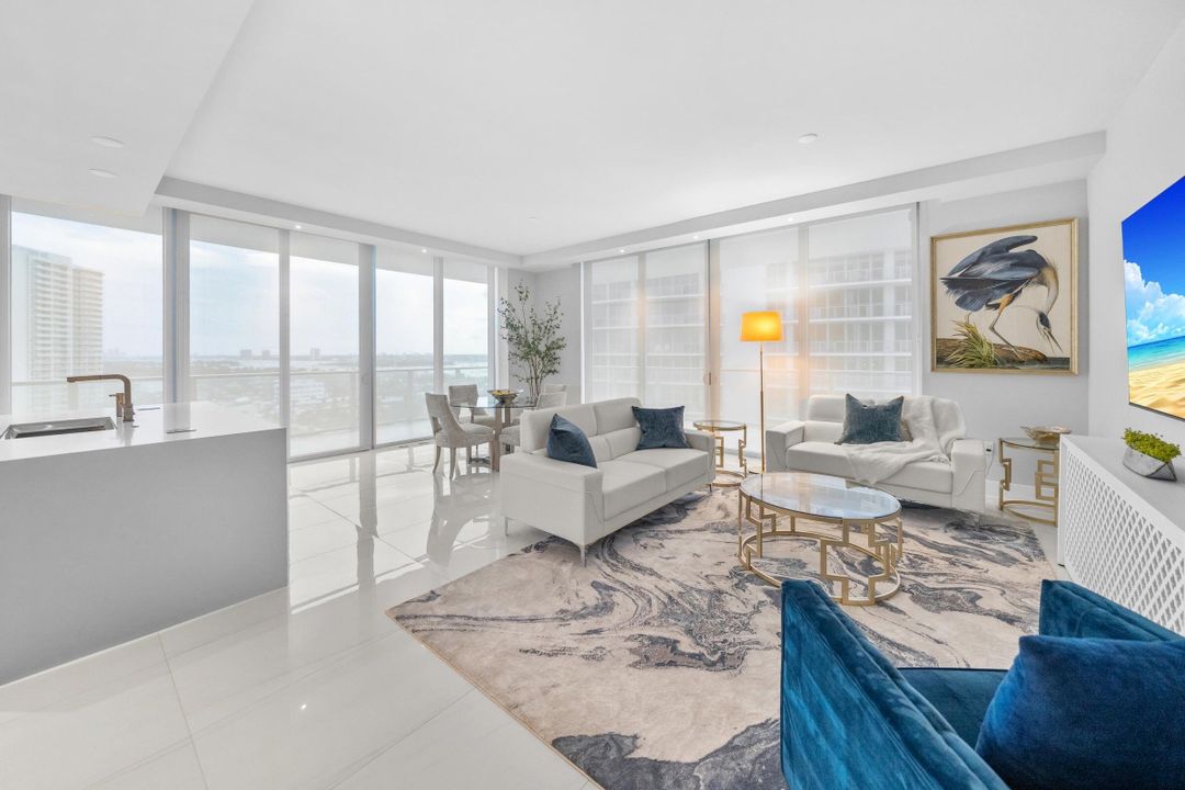 For Sale: $2,055,000 (2 beds, 2 baths, 1755 Square Feet)