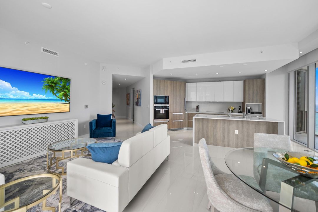 For Sale: $2,055,000 (2 beds, 2 baths, 1755 Square Feet)