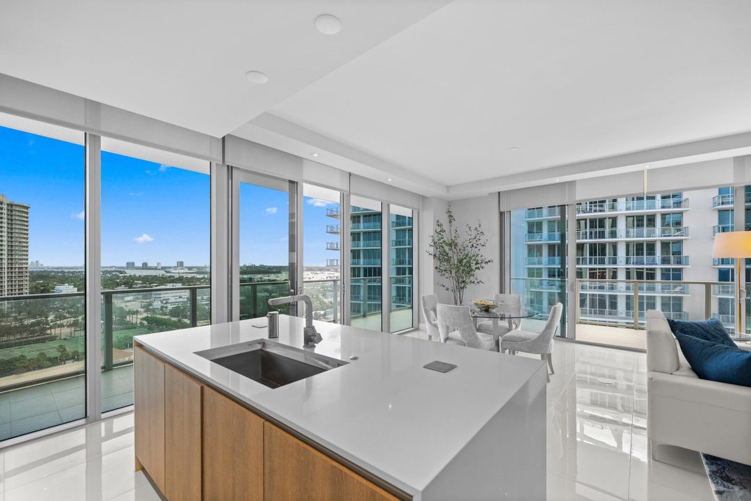 For Sale: $2,055,000 (2 beds, 2 baths, 1755 Square Feet)
