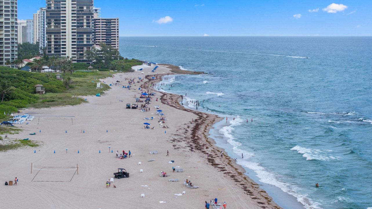 For Sale: $2,055,000 (2 beds, 2 baths, 1755 Square Feet)