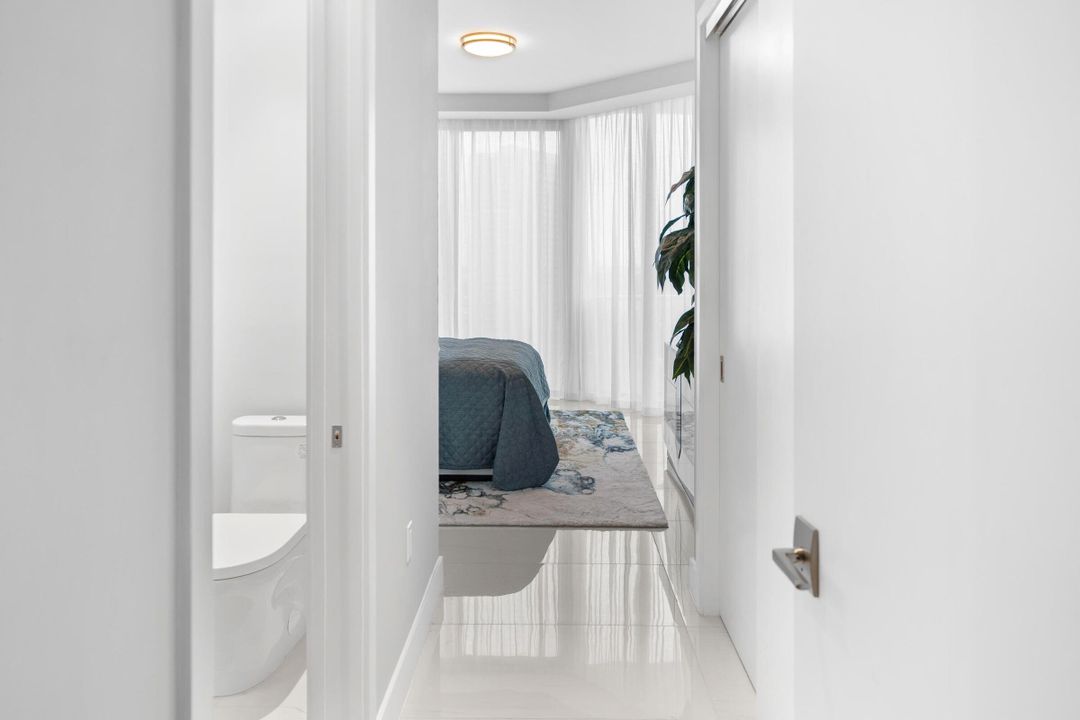 For Sale: $2,055,000 (2 beds, 2 baths, 1755 Square Feet)