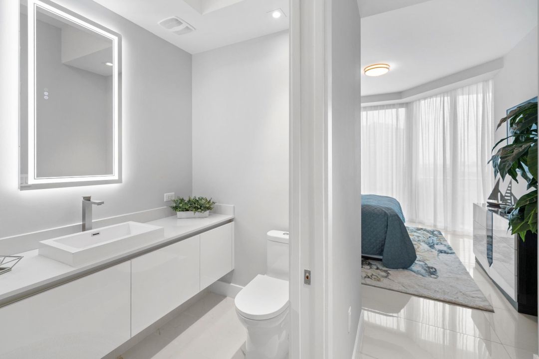 For Sale: $2,055,000 (2 beds, 2 baths, 1755 Square Feet)